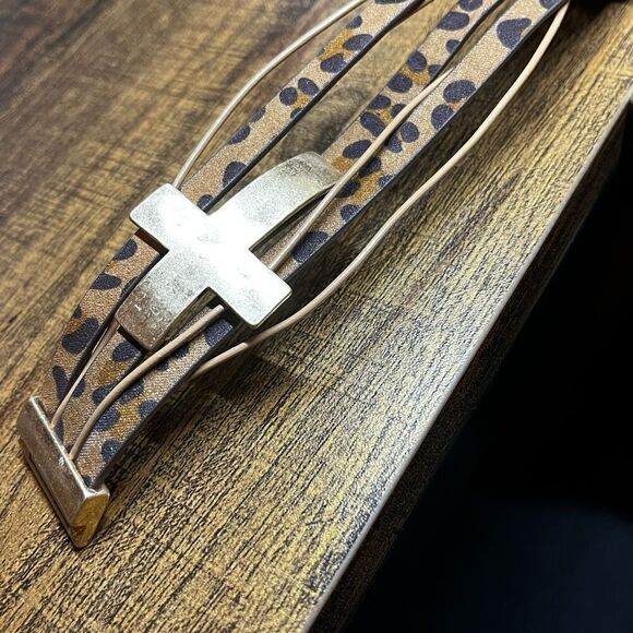 Fake suede Cross Decor Leopard Pattern Bracelet with magnetic closure - Picture 11 of 15